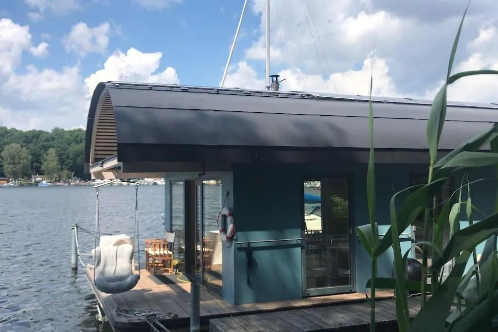 Hausboot Vom Feinsten Berlin 0*,  Almanya